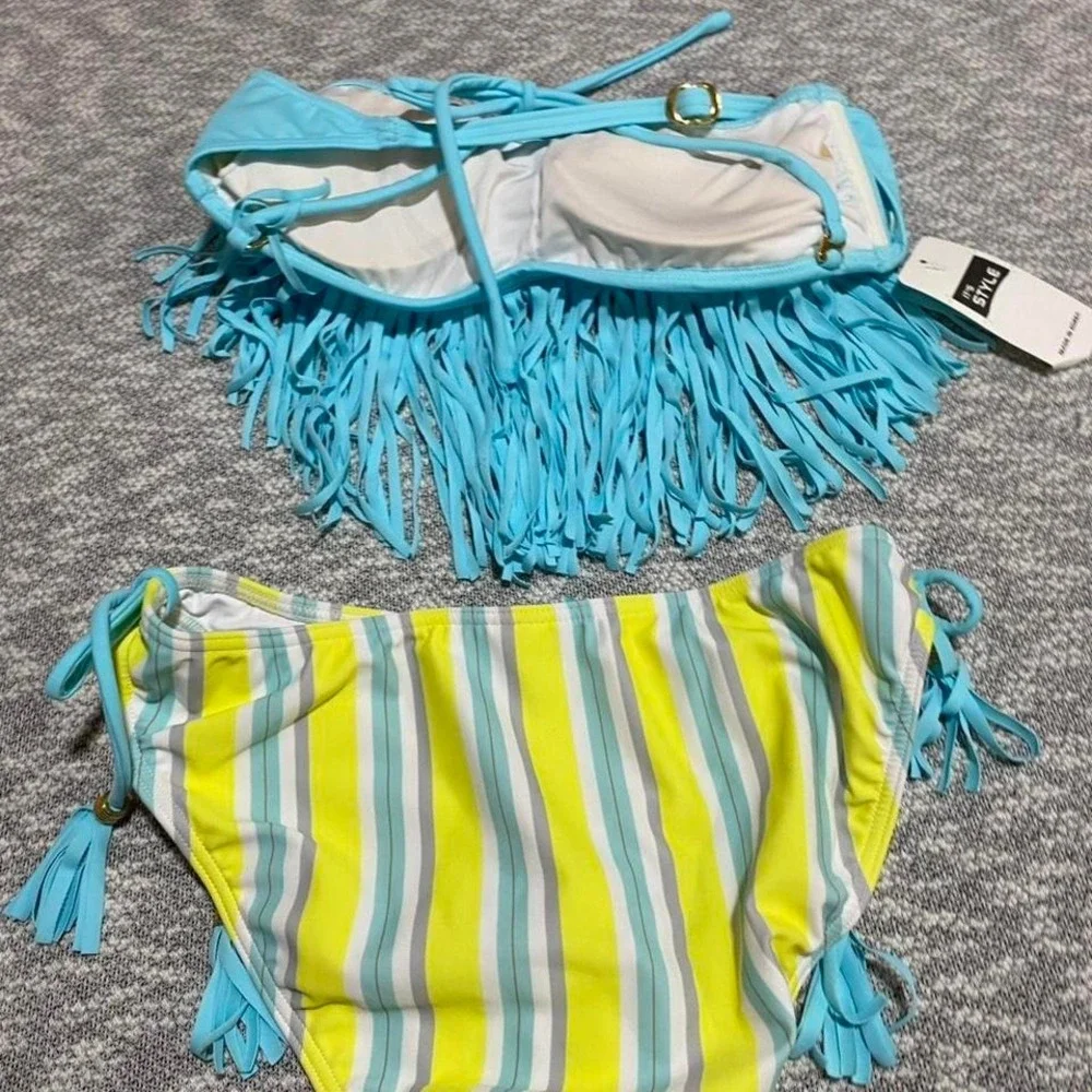 coloured bikini set with‎ top/bottoms Korea size 9M=girl 7-8 years old. SKU-A117